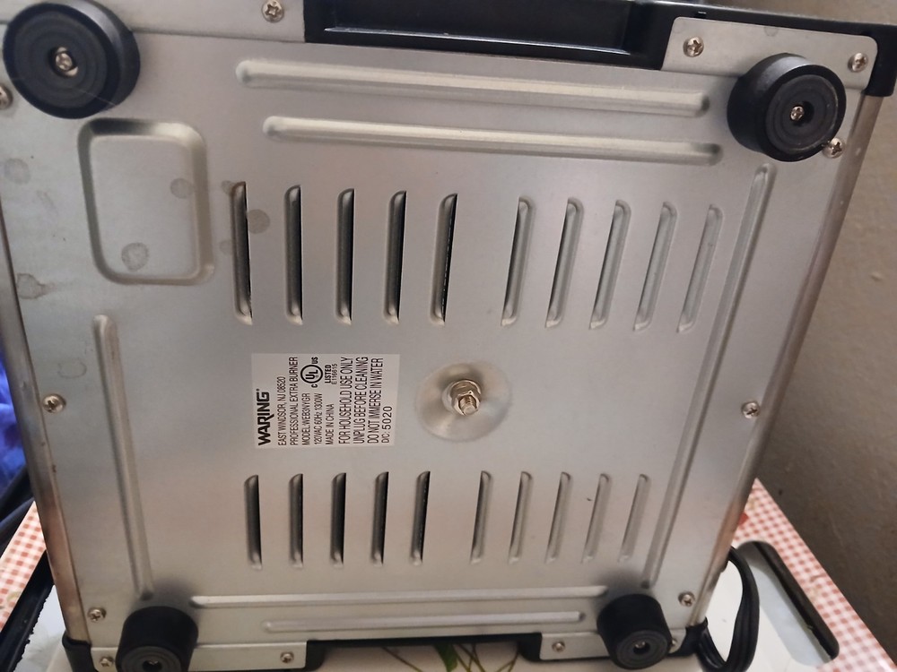 Waring WEB300 1300Watts Single Burner-Used