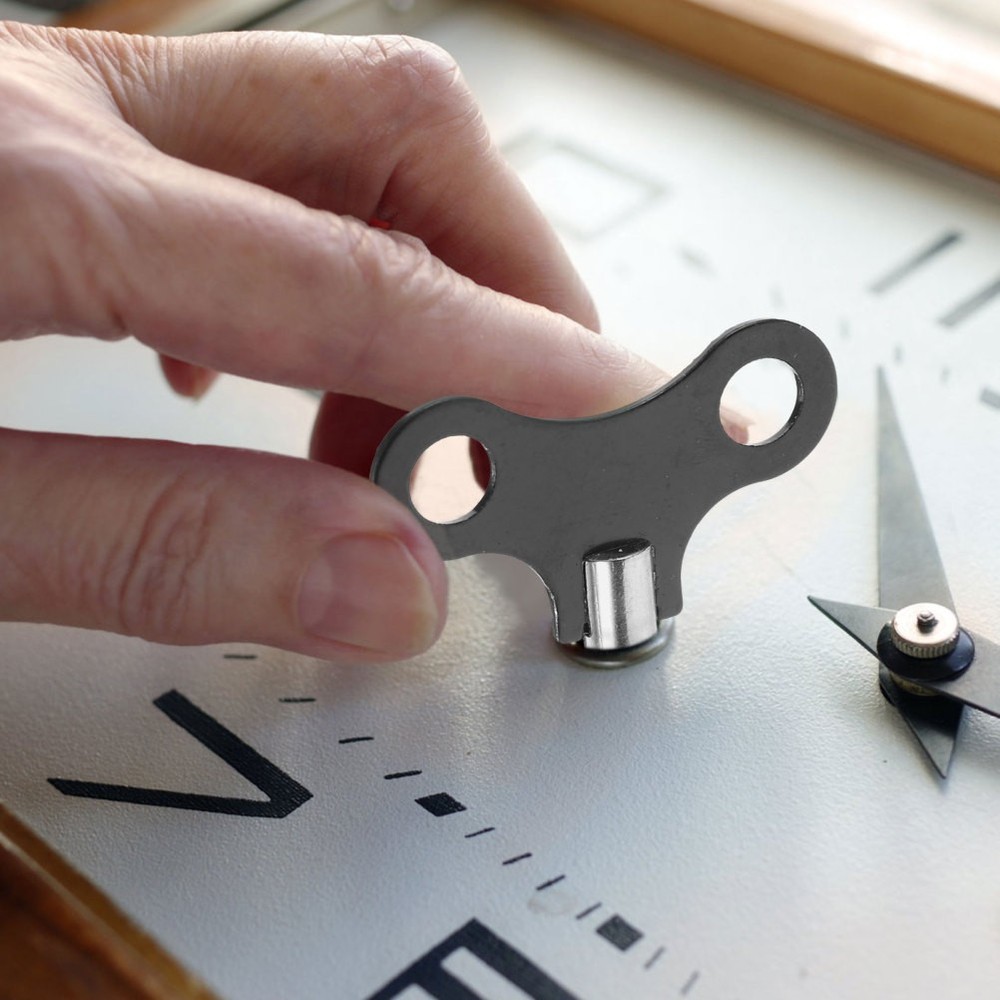 2 Pcs Winding Keys Convenient Clock Winders Practical Repairing Tools