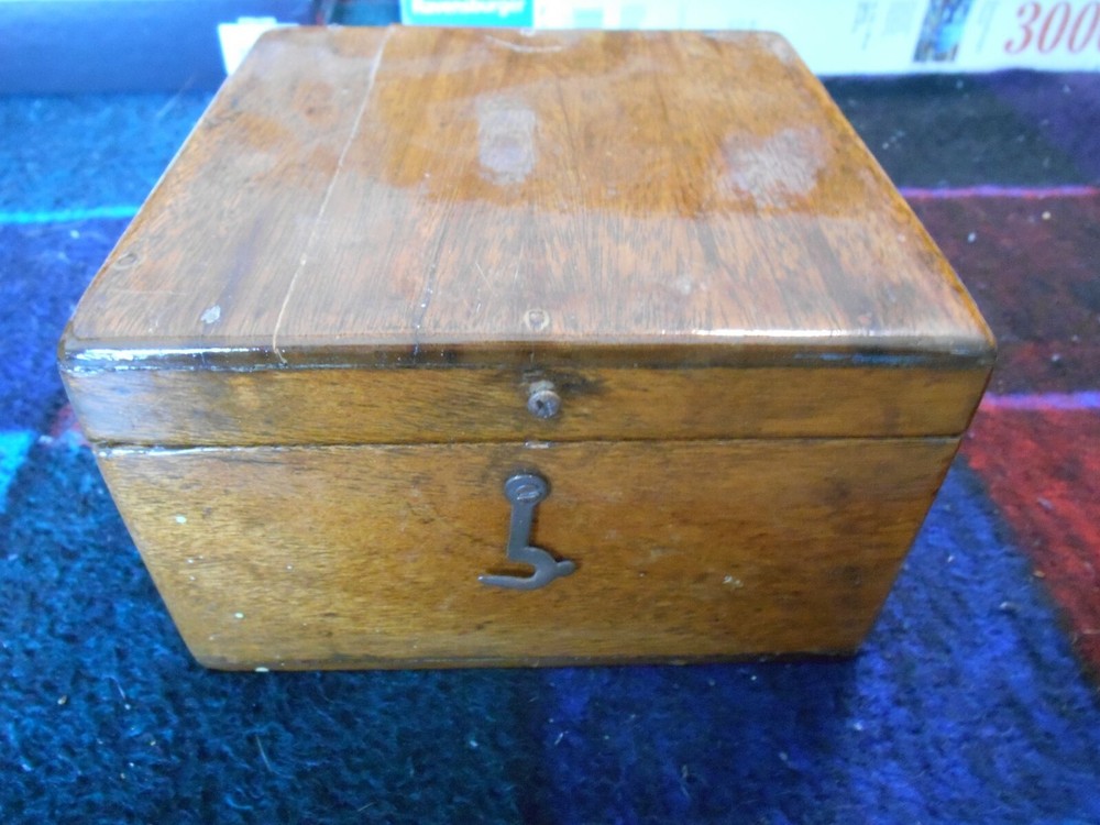 Nautical ship Compass maritime in wood box Dirigo E M Sherman