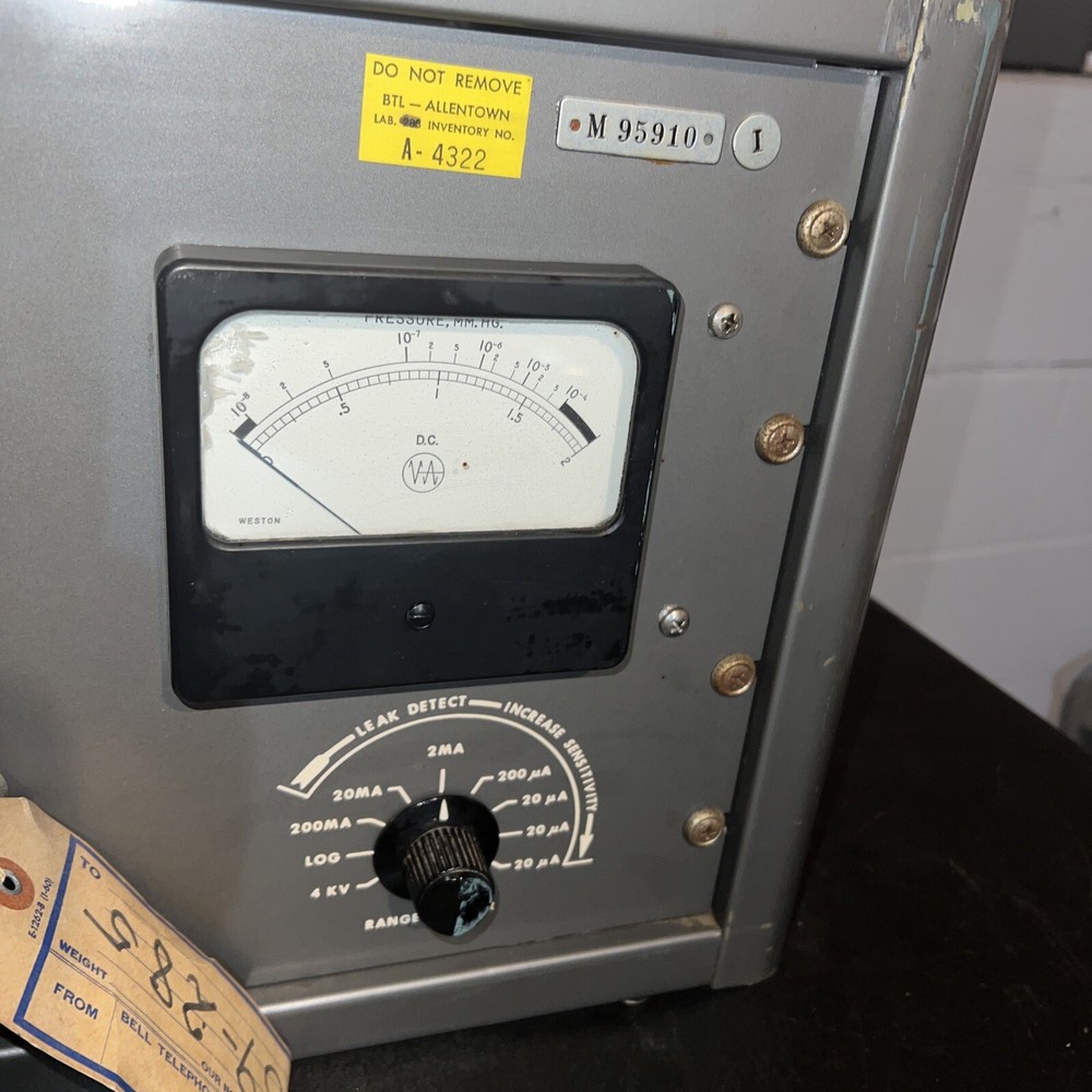 Varian Associates Leak Detector Model 975-0000