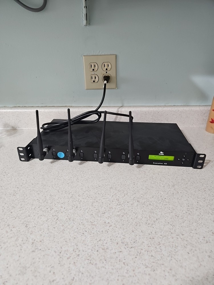 Revolabs Executive HD Model: 01-HDEXEC4-NM