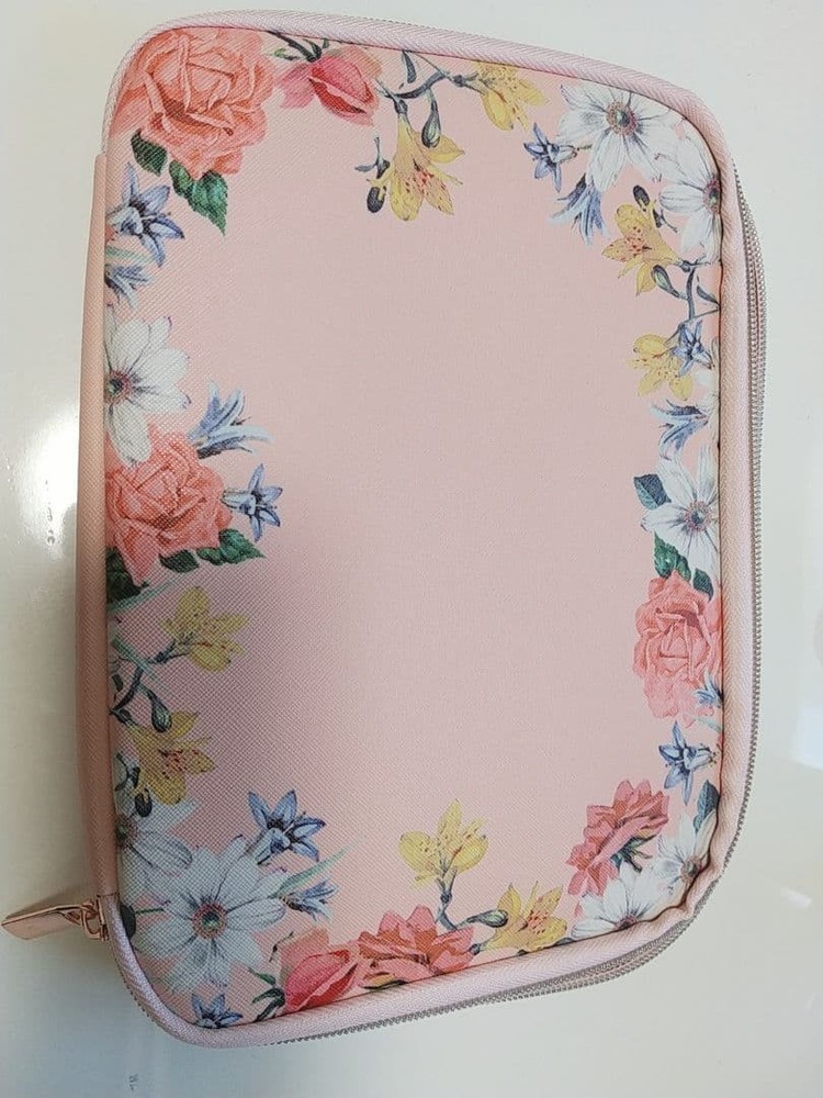 Olivia Multi-Gadget Case