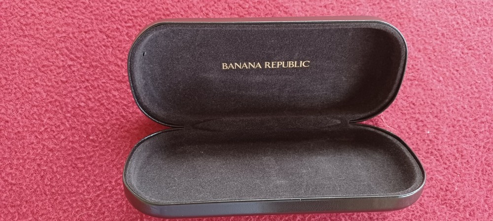 BR Banana Republic sunglasses hard case