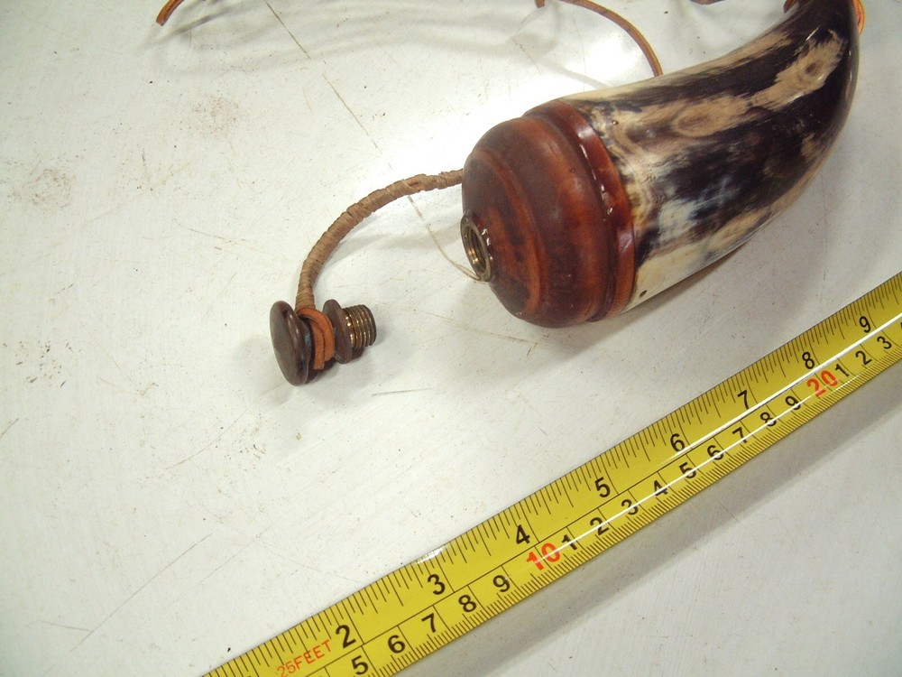 Primitive Black Powder Horn/Bronze NICE Flask Muzzleloading Hunting 10 X 2 1/2"