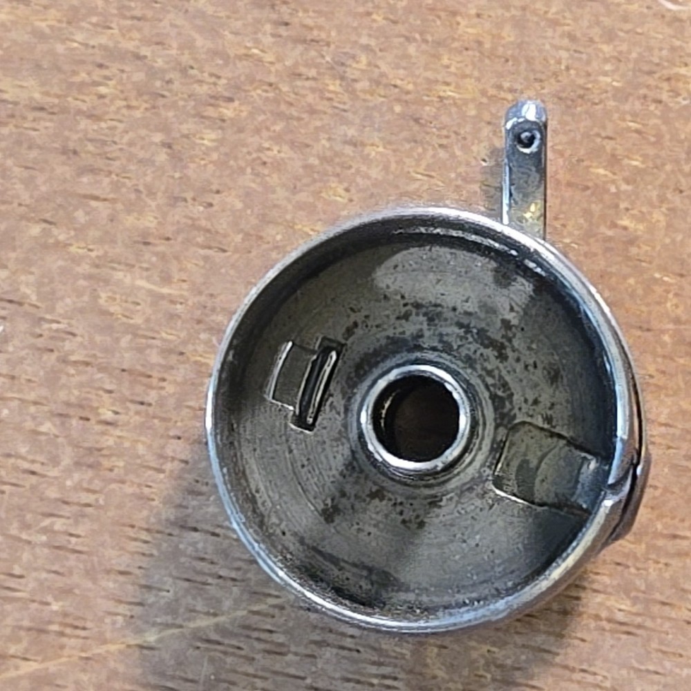 Genuine Bobbin Case Bernina Activa, Artista, VIRTUOSA Part# 0015347300