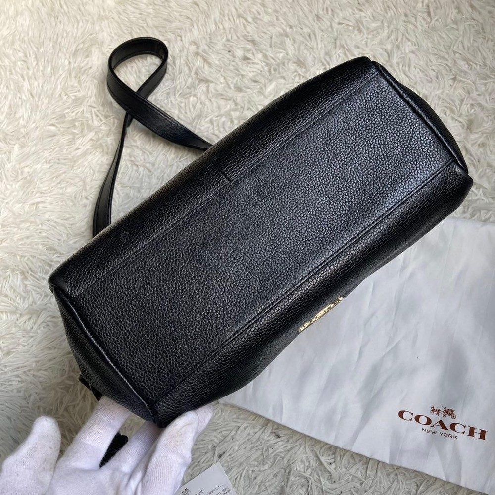 COACH Shoulder Bag Black Leather Authentic