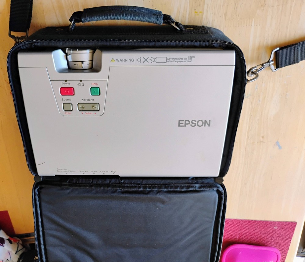 Epson multimedia projector PowerLite 720c