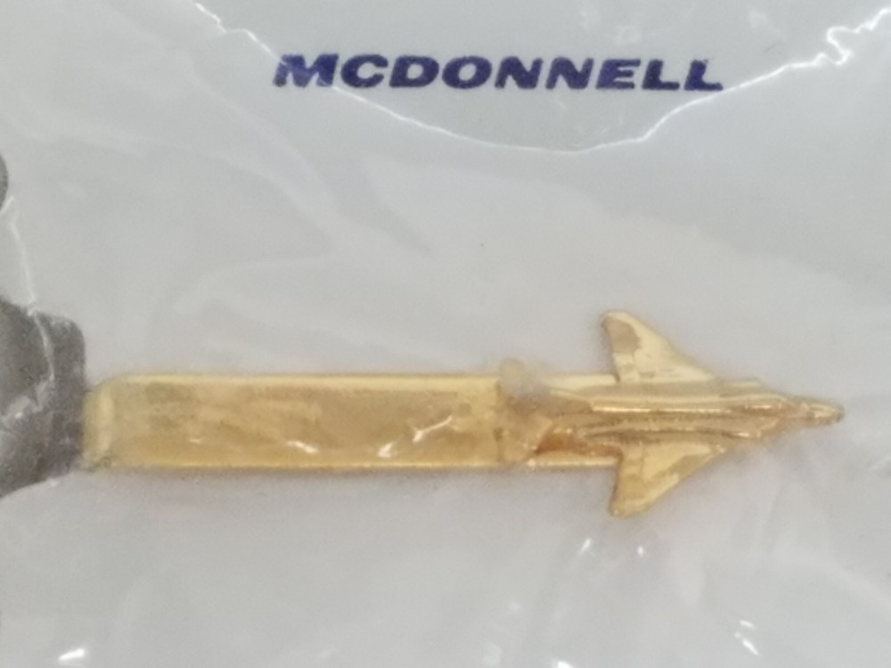 MCDONNELL Aircraft Tie Bar - (Sealed)