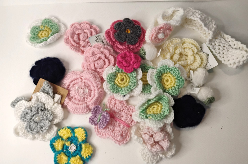 Assorted crochet flowers for crafts
