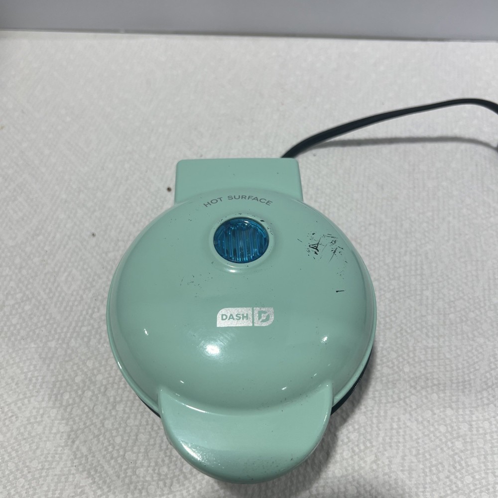 Mini Waffle Maker Dash Brand B1