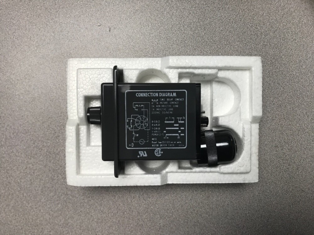 Omron STP-MYD-AC-UA Synchronous Motor Timer