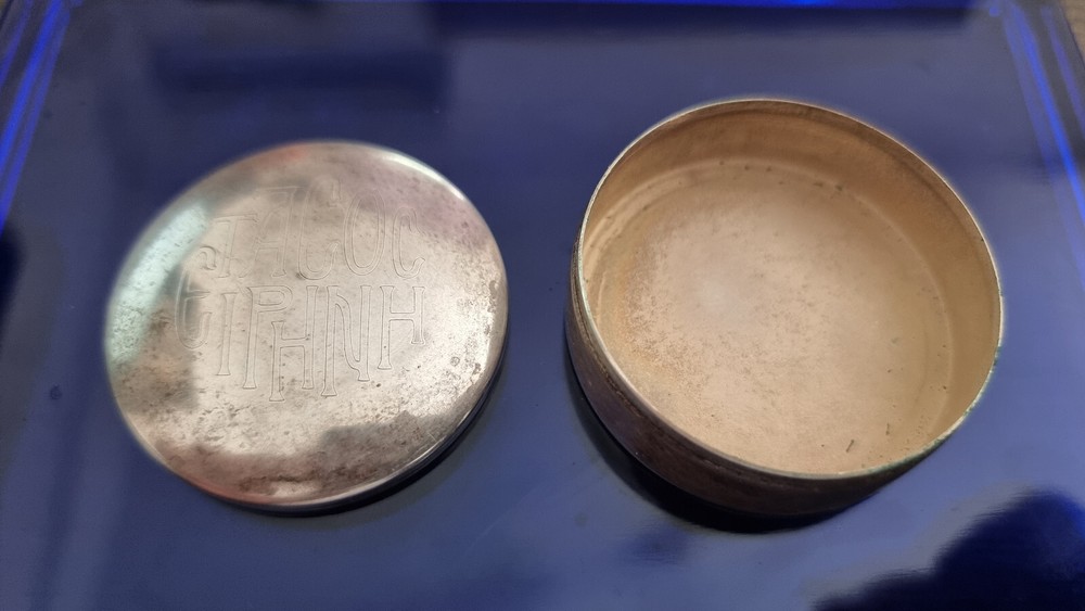 VOURAKIS STERLING SILVER 925 PILL SNUFF BOX.