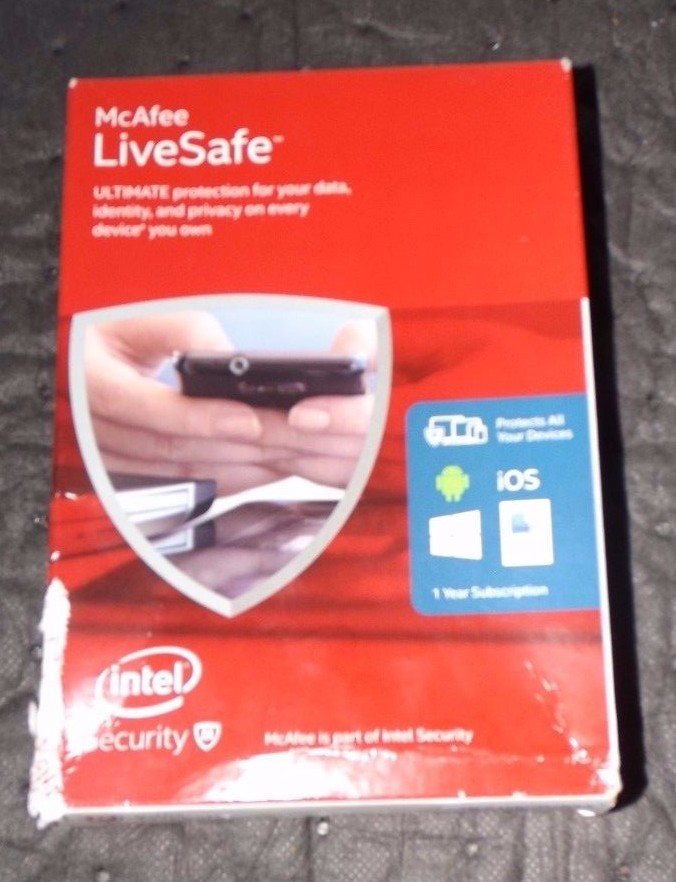 McAfee - AntiVirus Plus Internet Security Total Protection Live Safe 4 PC Bundle