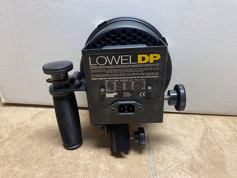 Lowel DP 1000W Halogen Light Unit with Adjustable Barn Doors