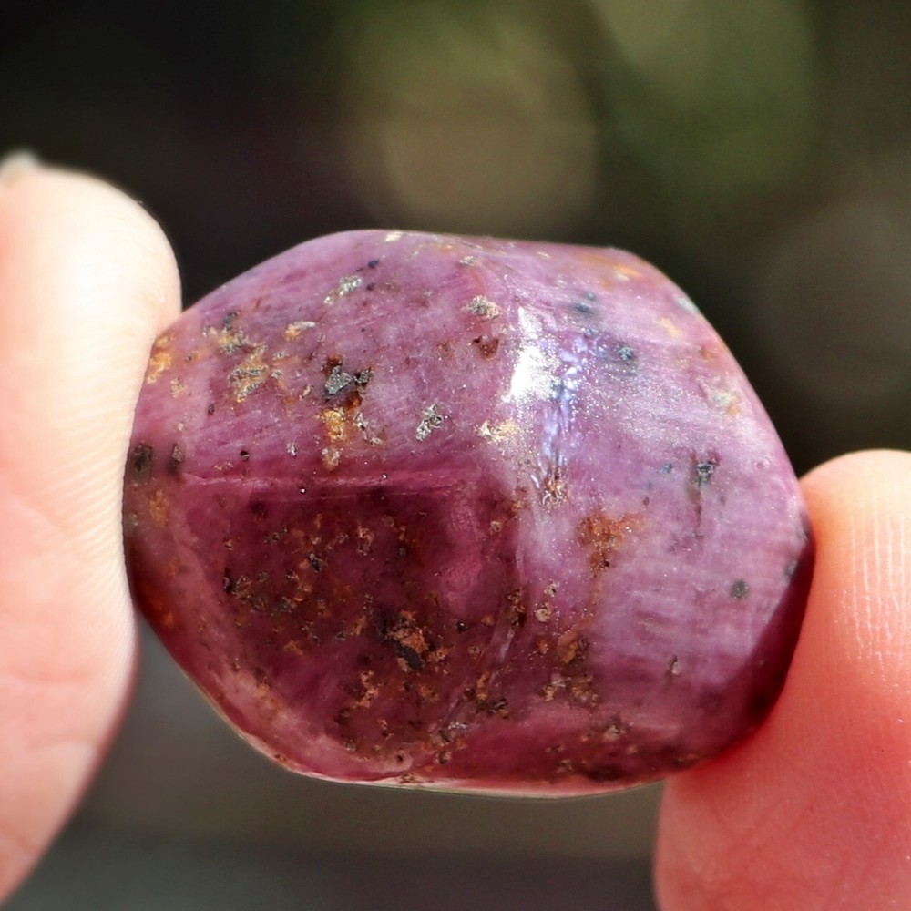 Tumbled Stone: Ruby, Red Corundum from India (RUB41)