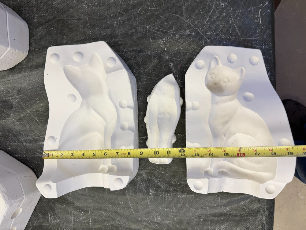 VINTAGE CASTER CERAMIC MOLD #102 SIAM CAT