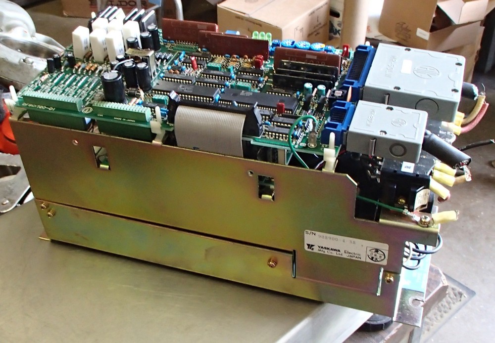 Yaskawa SERVOPAK SERVO CONTROLLER CACR-SR-05BB1BF Used T/O