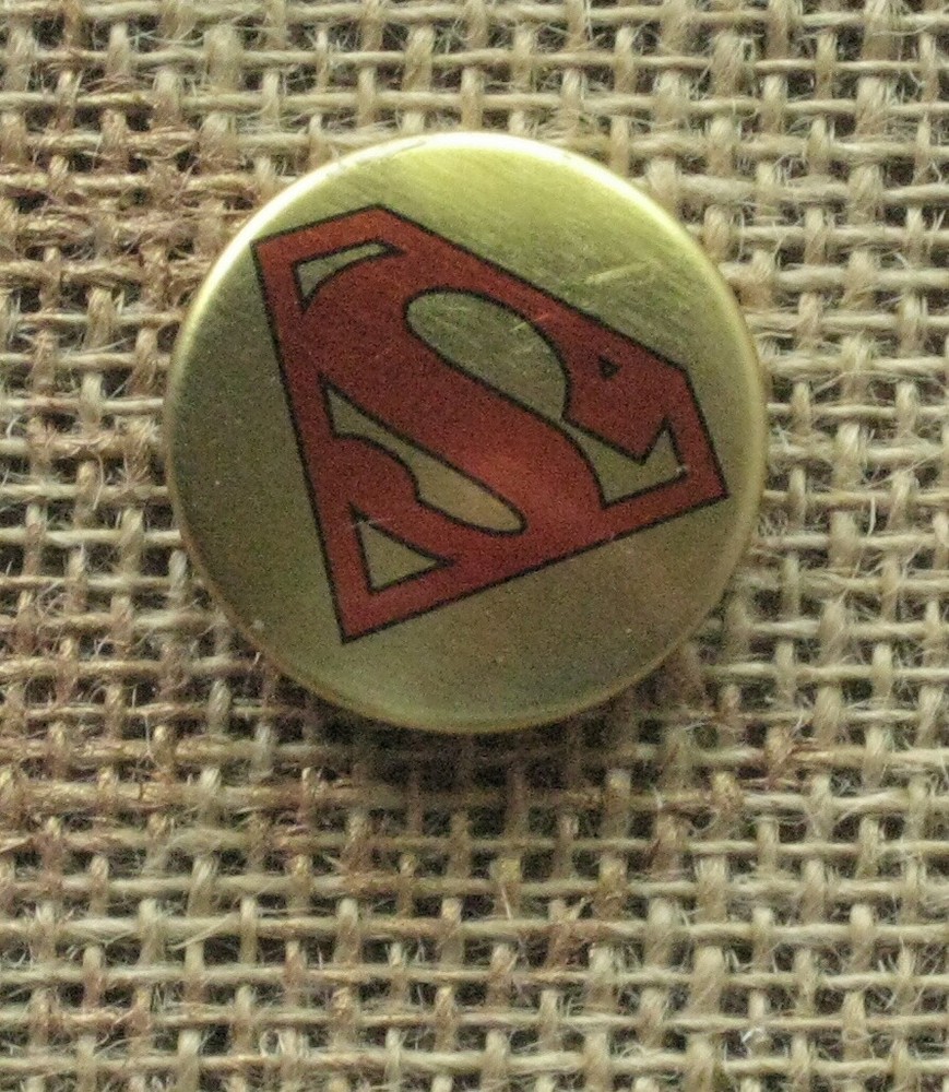 DC Comics SUPERMAN GOLD LOGO pinback button -  2003 - 1"