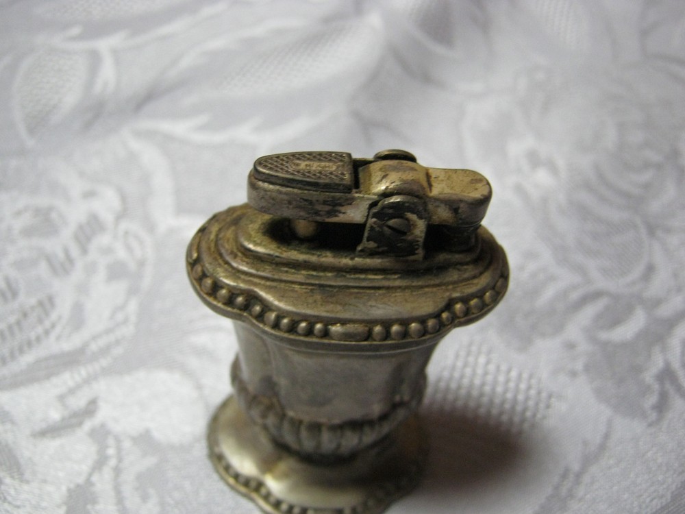 Ronson Mayfair Silver Plated TVintage Table Lighter