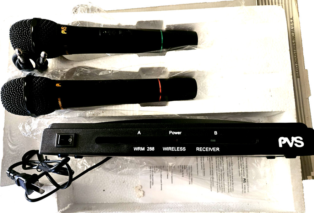 PVS WRM288 WIRELESS MICROPHONE SYSTEM new in box
