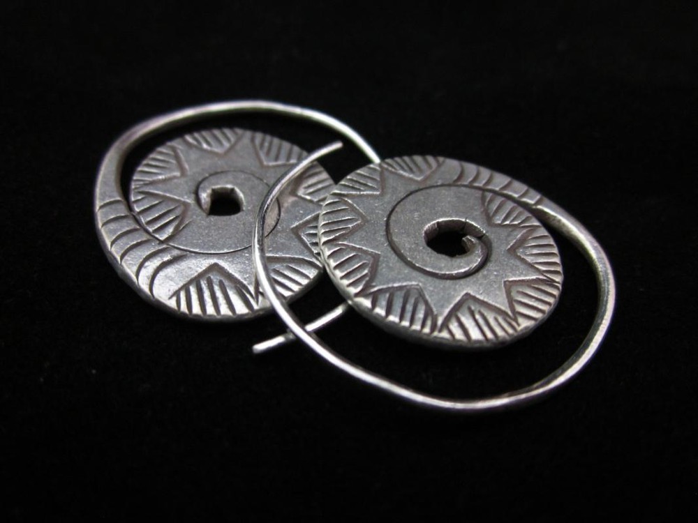 Thai Hill Tribe Earrings Fine Silver Handmade Solid spiral circle shape