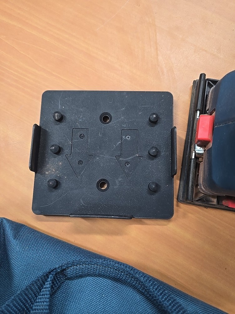 BOSCH 1297D Sander With Bag