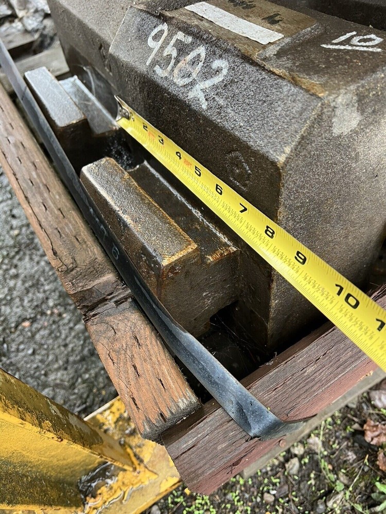 VSI Crusher Anvils Eagle Foundry EF9502 Two Way Stobbed.
