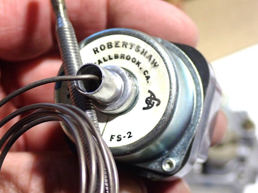 ROBERTSHAW IGNITION SYSTEM 711-016 PILOT ETC 7000 BKER NEW