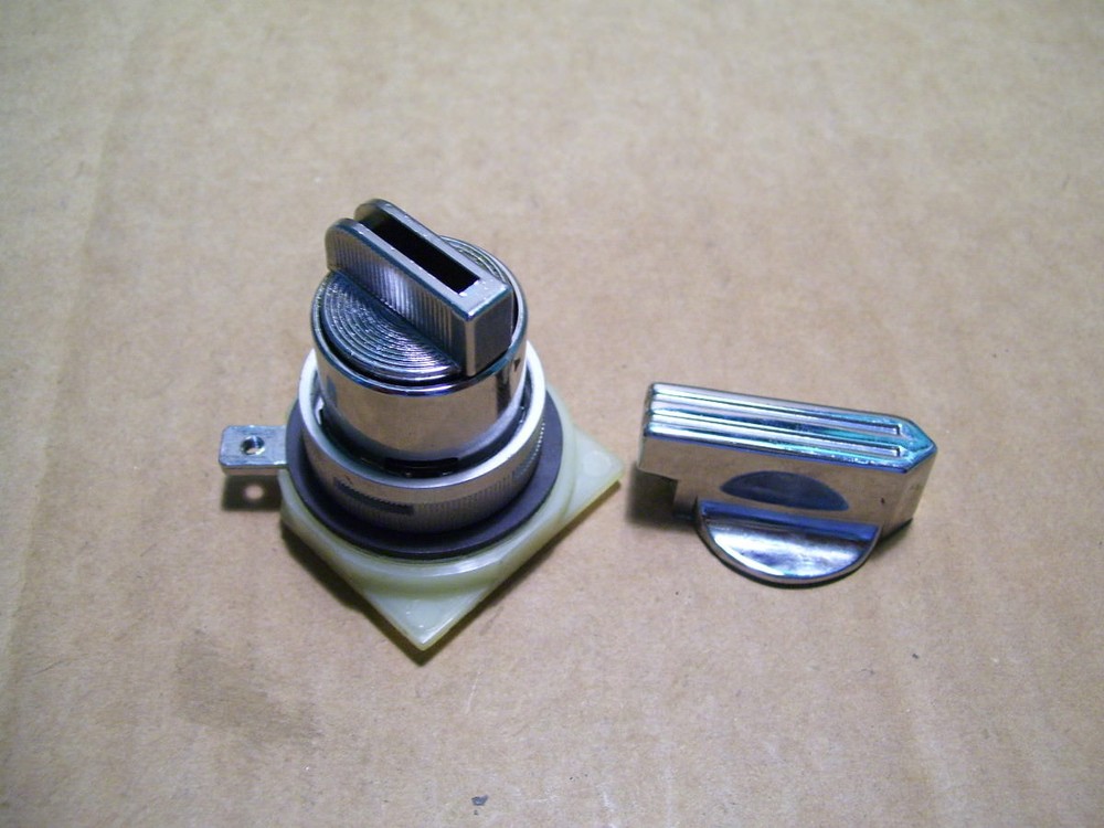 NEW UNKNOWN MANUFACTURER SELECTOR OPERATOR SWITCH P2010