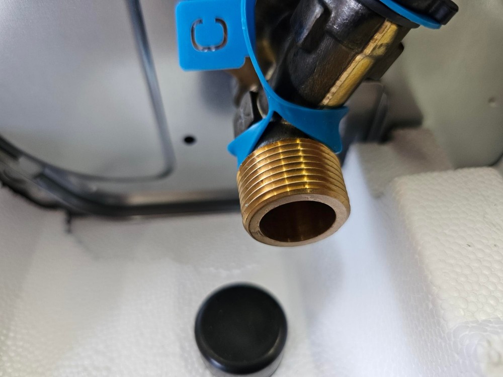 Rheem Natural Gas Indoor SMART Tankless Water Heater 9.5 GPM ECO200DVELN-3