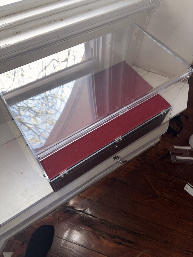 Professional Locking Countertop Display Case - Mint w/ 2 Keys