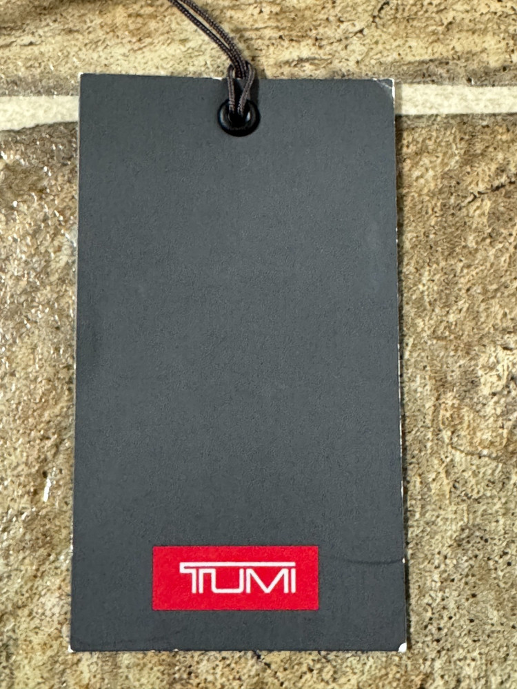 NWT $125.00 Tumi Broadview Travel Kit