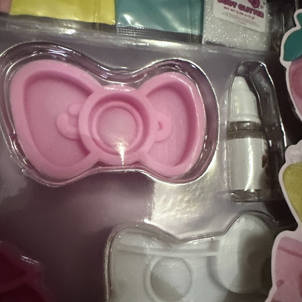 Hello Kitty® Press N' Pop Soap Kit NEW