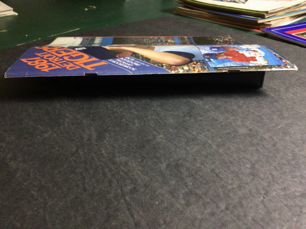 1987 DETROIT TIGERS ~ Program/ Scorecard ~ Not scored ~ REAL NICE SHAPE!