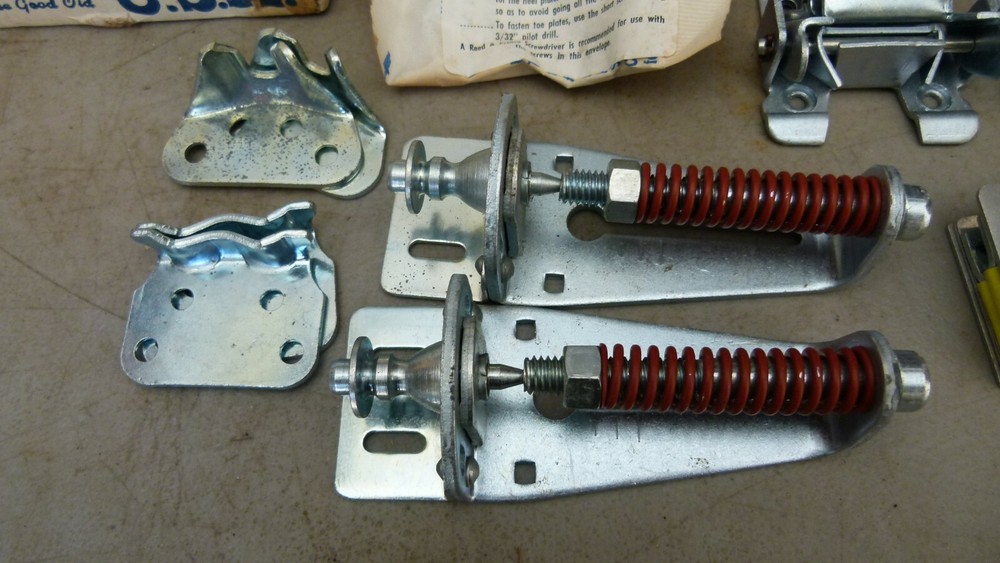 Vintage CUBCO Junior Model Ski Equipment Bindings Automatic Release, Slipper