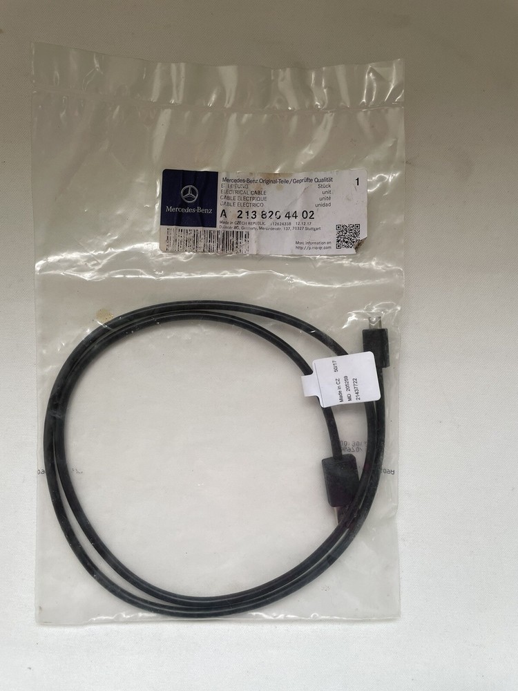 OEM BRAND NEW Mercedes-Benz Android Interface Charging USB Cable Adapter