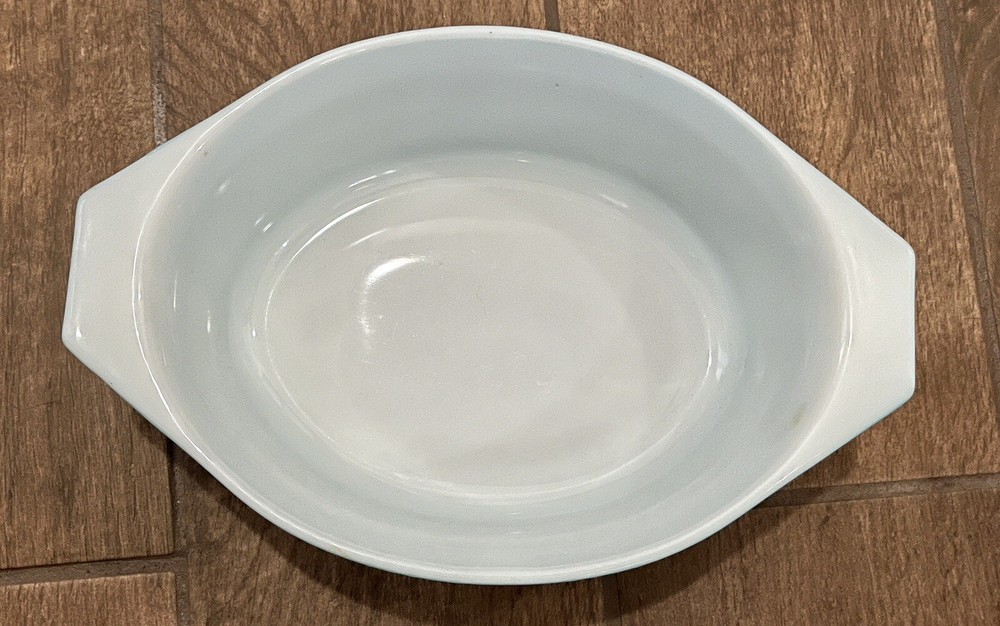 Pyrex 043 Turquoise Blue Snowflake 1.5 Quart Oval Casserole Dish