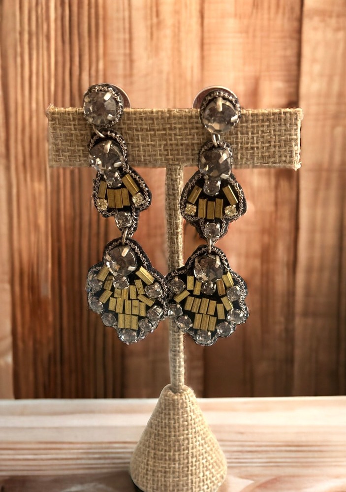 Gleam on Me Black Gold Earring
