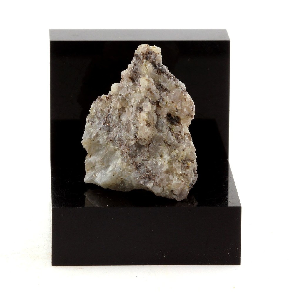 Zoisite Marble. 23.32 Ct. Grenville, Quebec, Canada.