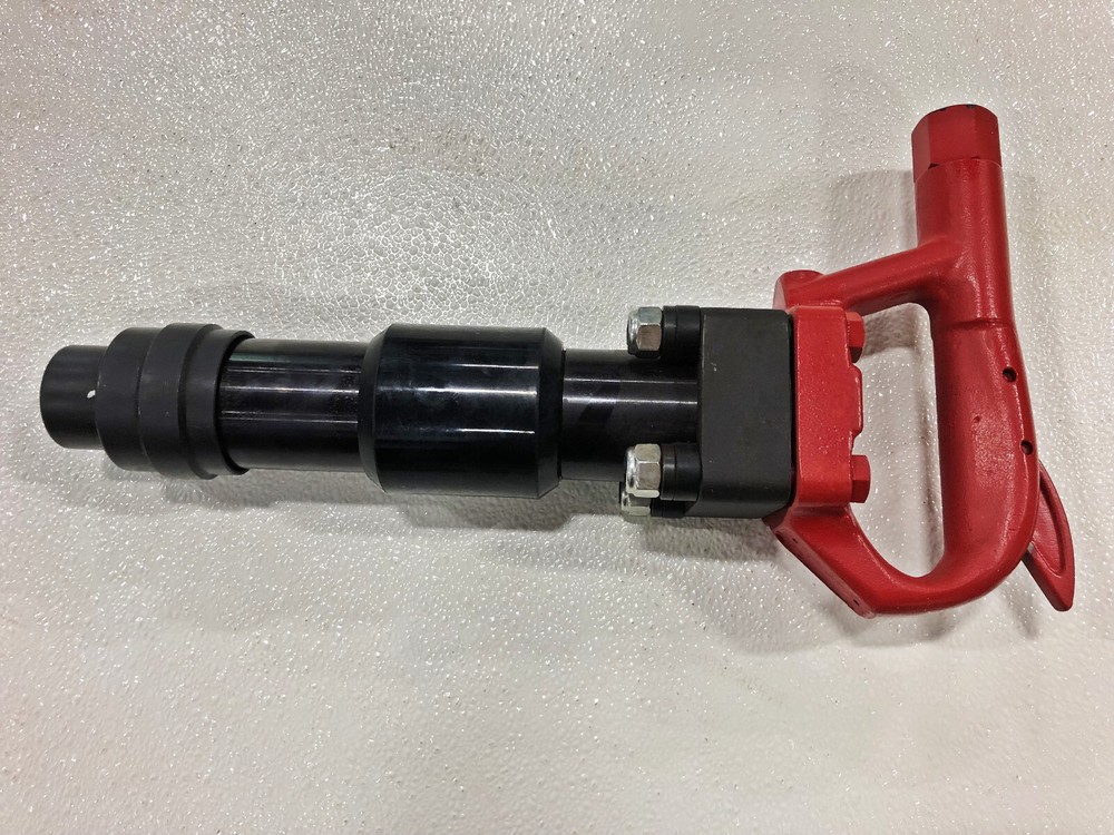 Pneumatic Chipping Hammer 4" Stroke 4" Round - MC4 RD4