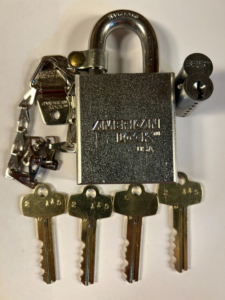 1-American Lock 3260 padlock keyed