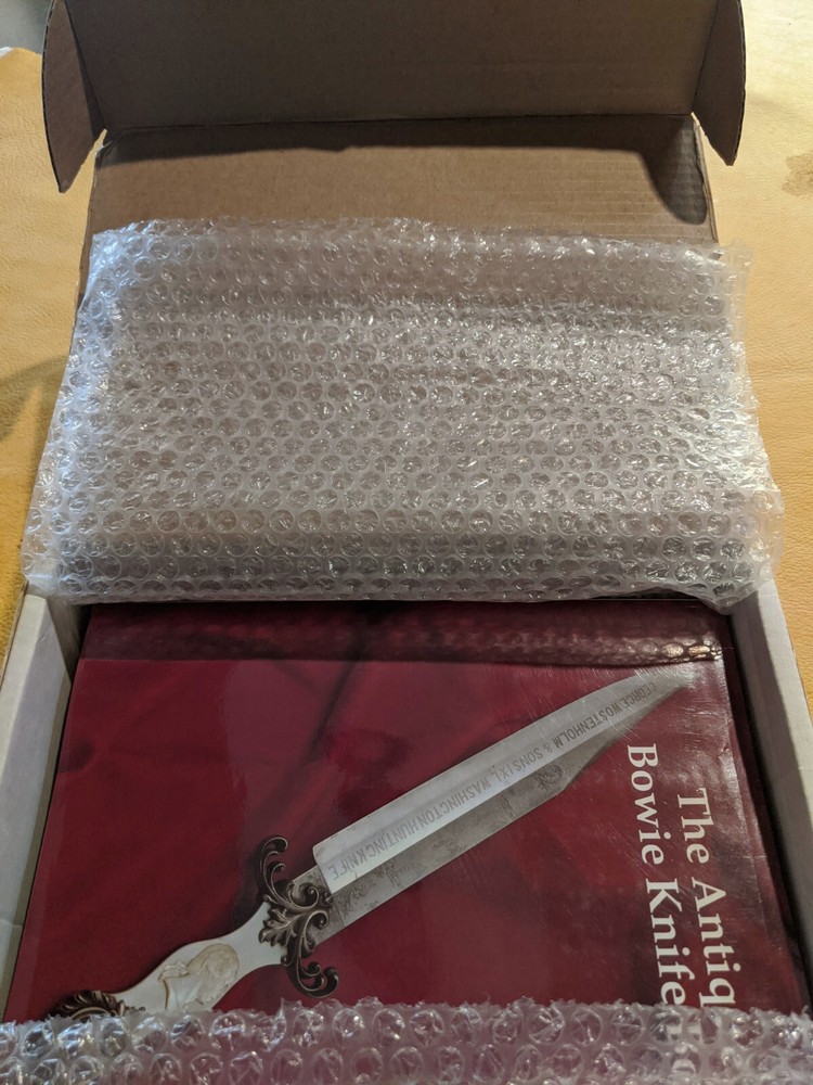The Antique Bowie Knife Book