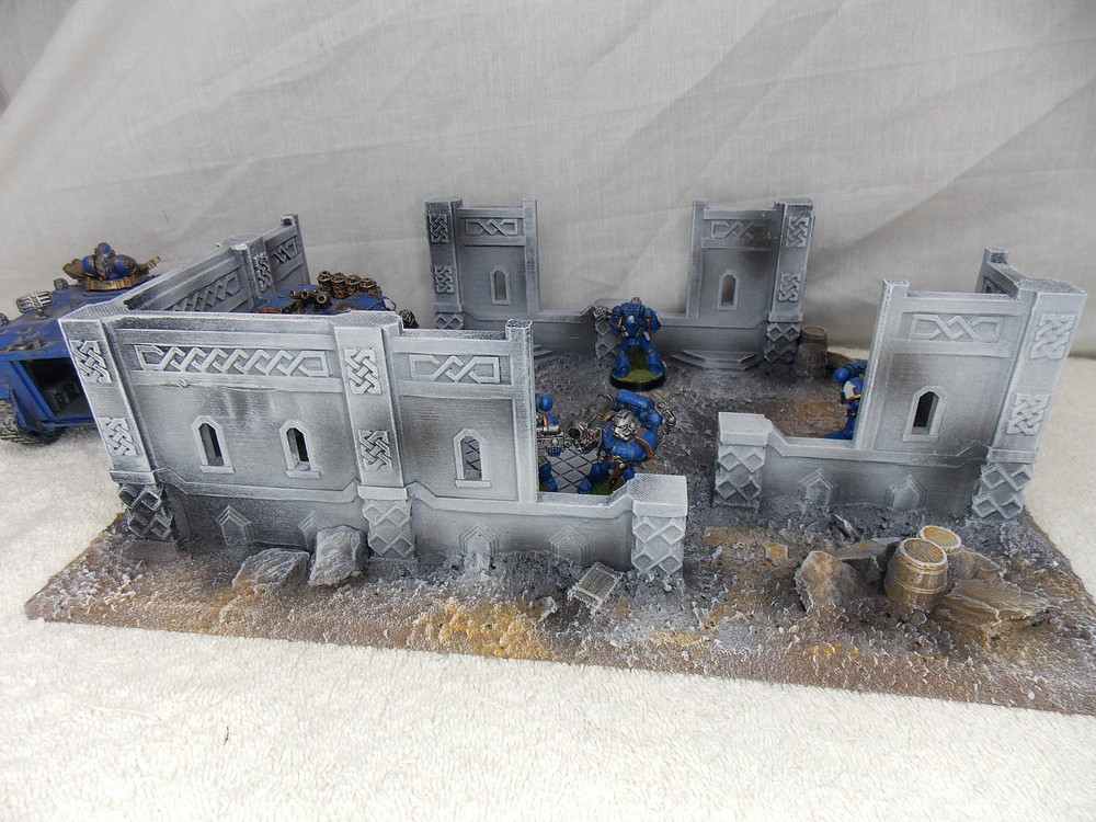 WARGAMING TERRAIN PAINTED BUILDING