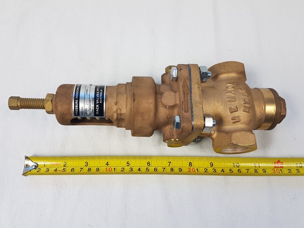 Mack 7938 Brass Valve Series B1 - 276 kPa - 25mm - 1-1/4 inch port - Unused