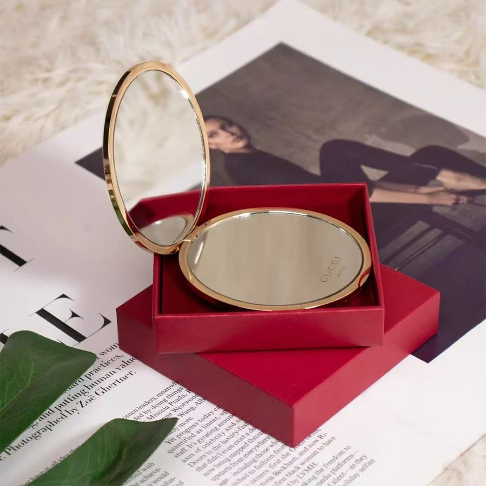 Gucci Cosmetic Beauty Makeup Compact Mirror in Gold Pattern with Box