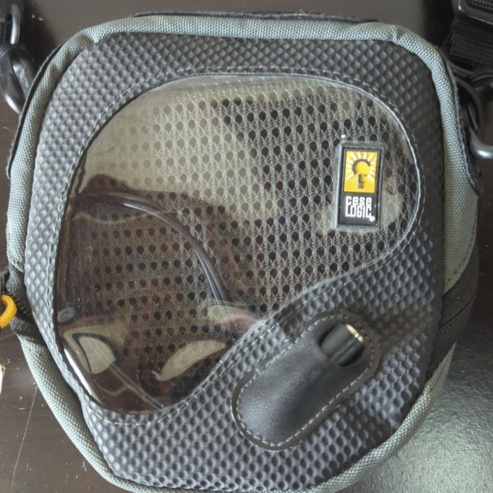 Case Logic Portable CD Player Case With Headphone Jack Protective