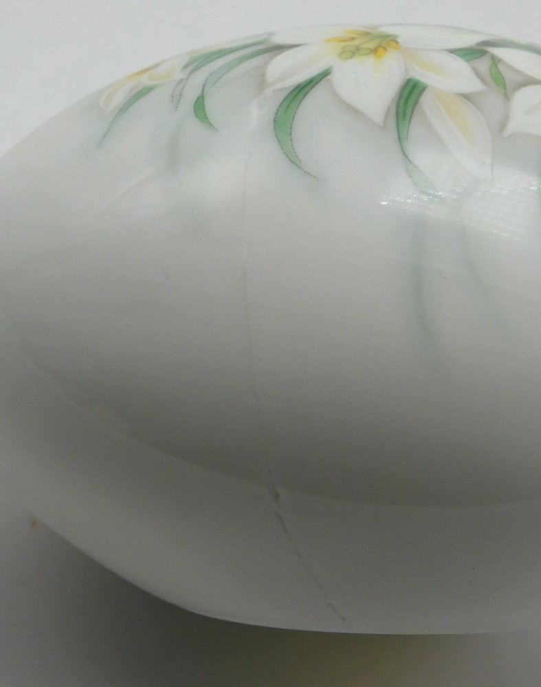 Noritake 1972 Easter Egg Hand Painted Easter Lilies Bone China Japan