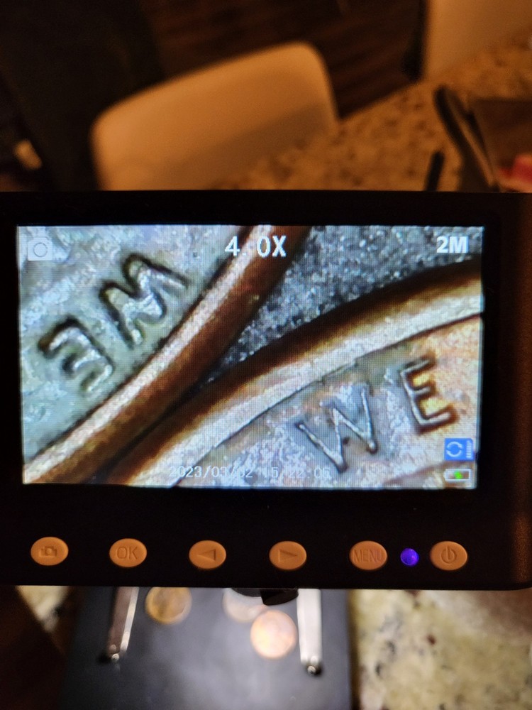 1982 d Small DATE Penny...