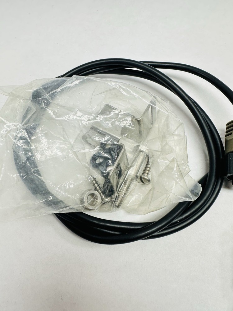Lowrance X71 Head Unit / Cover - POWERS ON