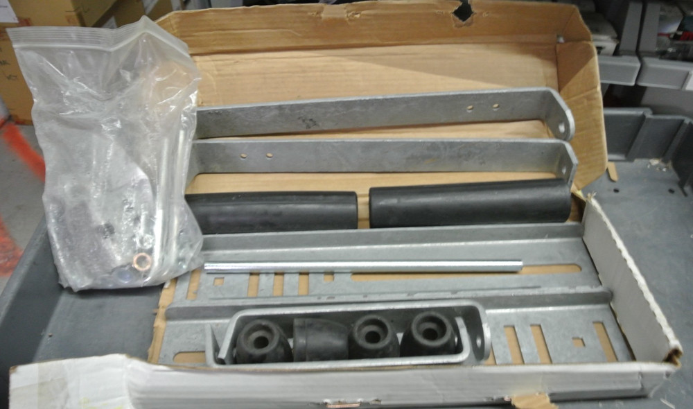 TIE DOWN ADJUSTABLE ROLLER GUIDE 86106 SILVER MARINE BOAT